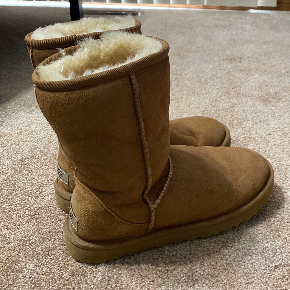 Used UGG boots size 9